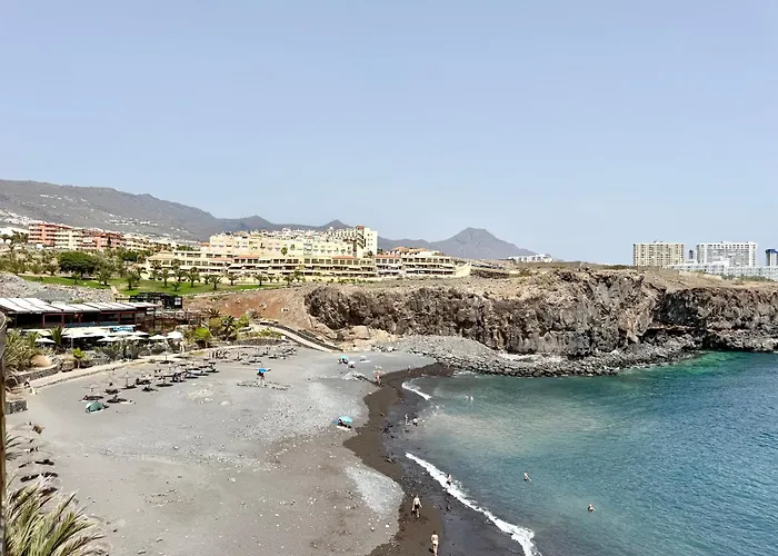 Violetta Villa *